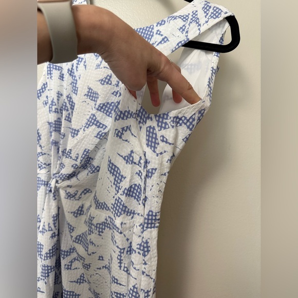 Vineyard Vines Sleeveless White and Blue Floral Tie-Front Midi Dress - Picture 6 of 11